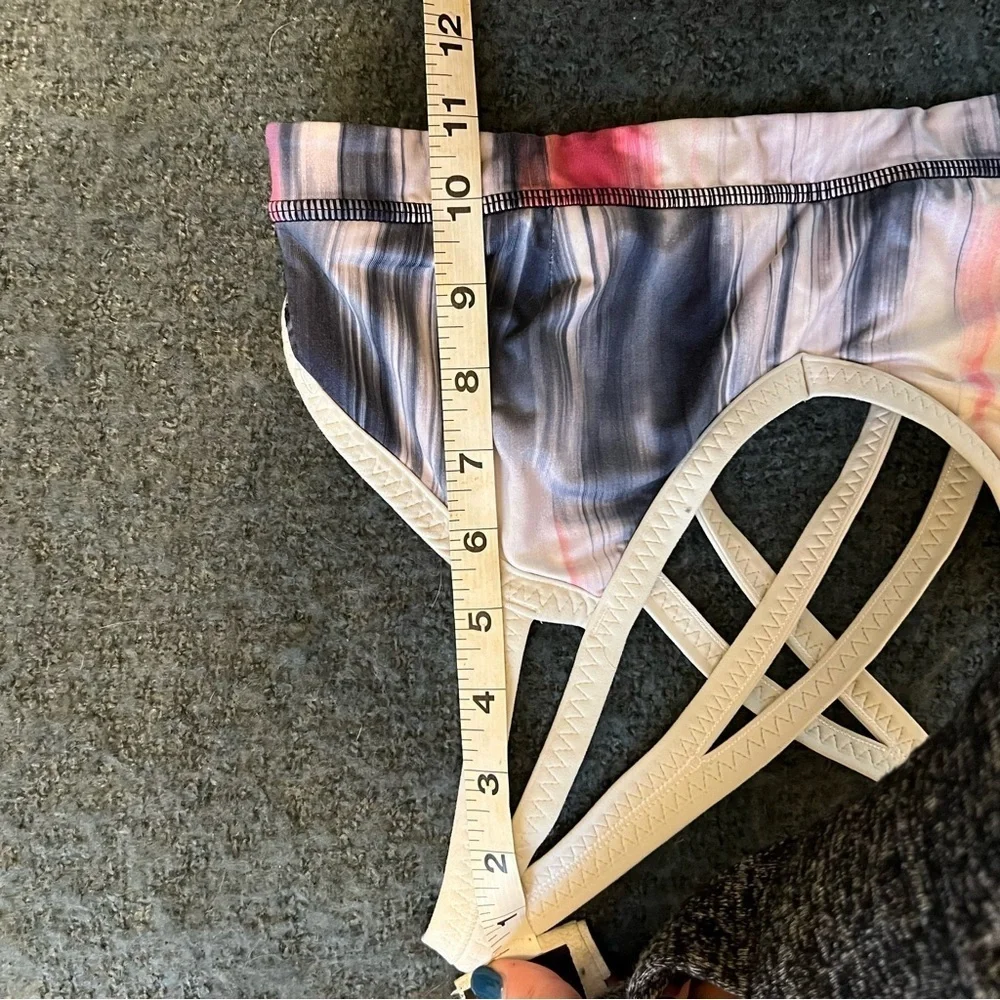 Rare Lululemon Run‎ Round Bra Mirage Deep Indigo White Yoga Athletic Gym Size 8
